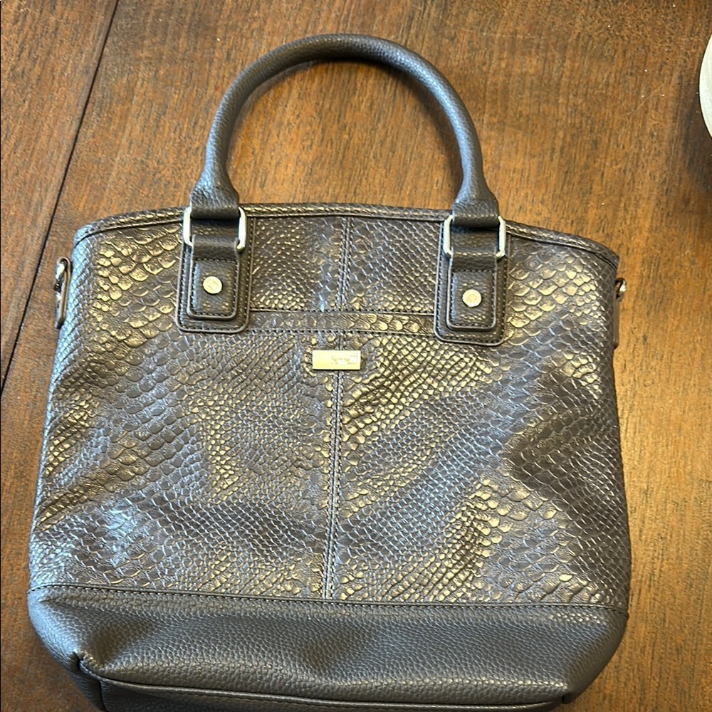 Chic Black Tote Bag with Structured Shape and Smooth Handles